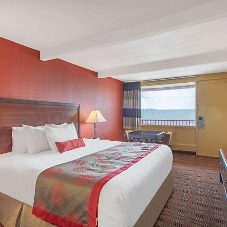 Ramada Limited Cockeysville Bagian luar foto