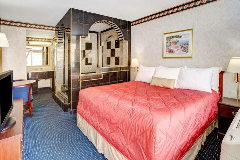 Ramada Limited Cockeysville Bagian luar foto