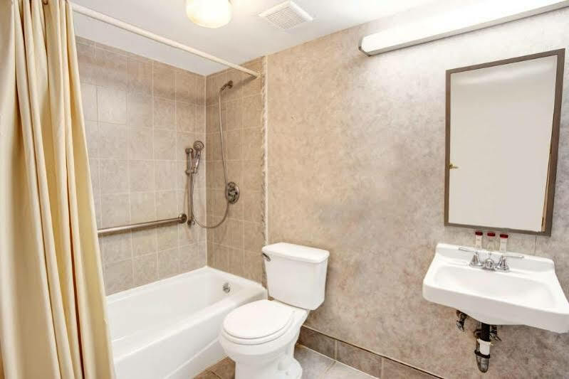 Ramada Limited Cockeysville Bagian luar foto
